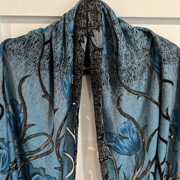 Women's Scarf - Black and Blue Floral Print - Picture 3 of 3